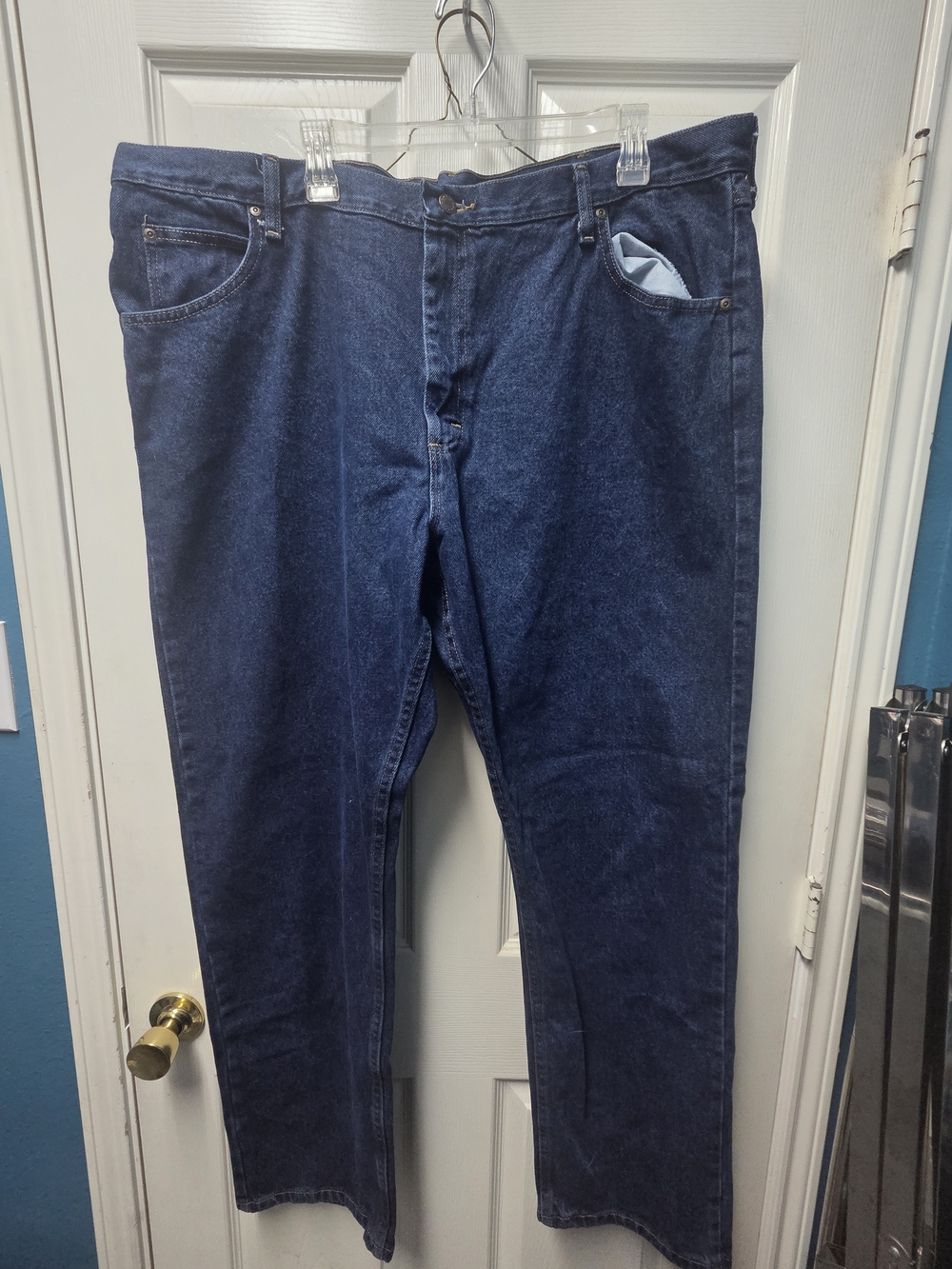 Wrangler Indigo Straight-Leg Men's Jeans W42 X L32